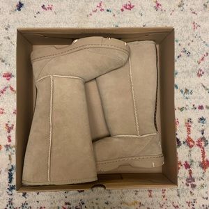 womens ugg boots size 7
